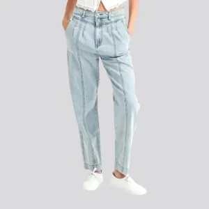 Ankle-length women's 90s jeans