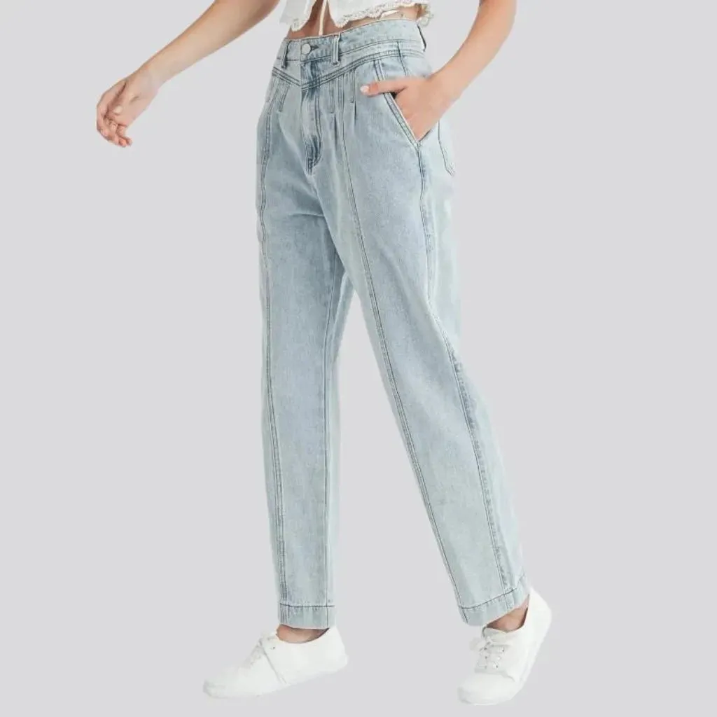 Ankle-length women's 90s jeans