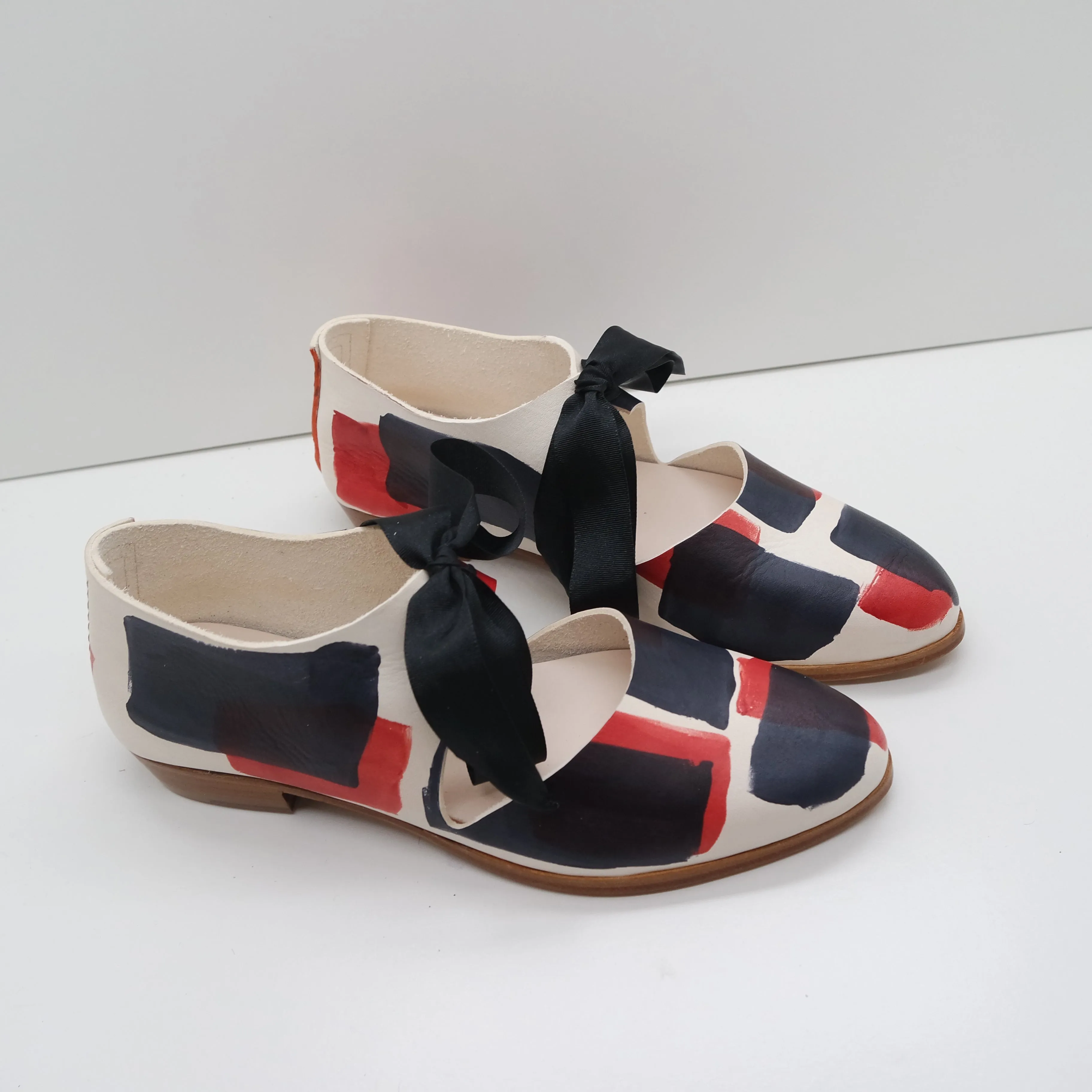 BBF24 SALE. SIZE 37. THE MARY. BLOCK PRINT. TT APPLE AND NORI. RIBBON STRAPS. 2CM