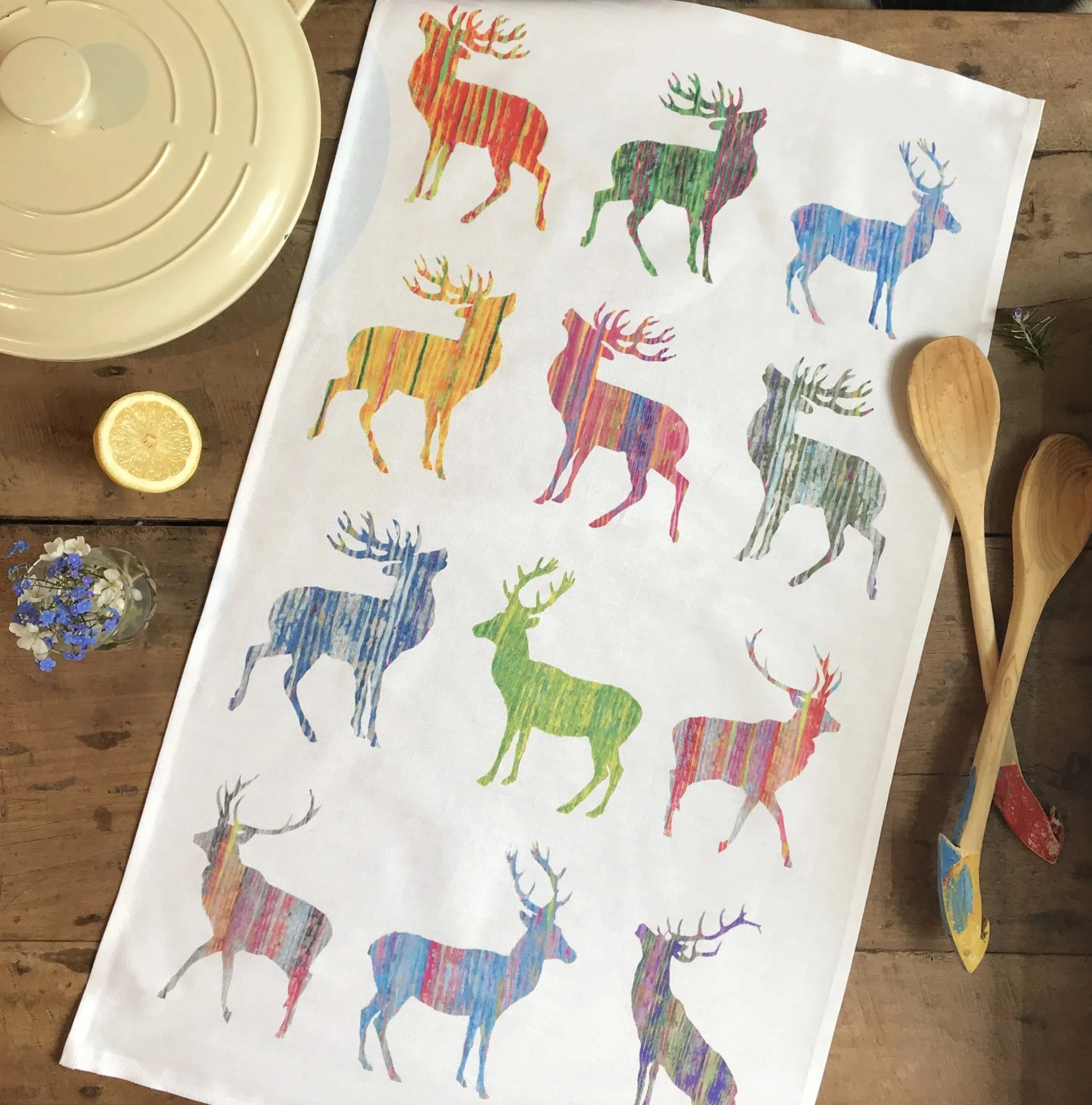 COLOURFUL STAG TEA TOWEL (MULTI)