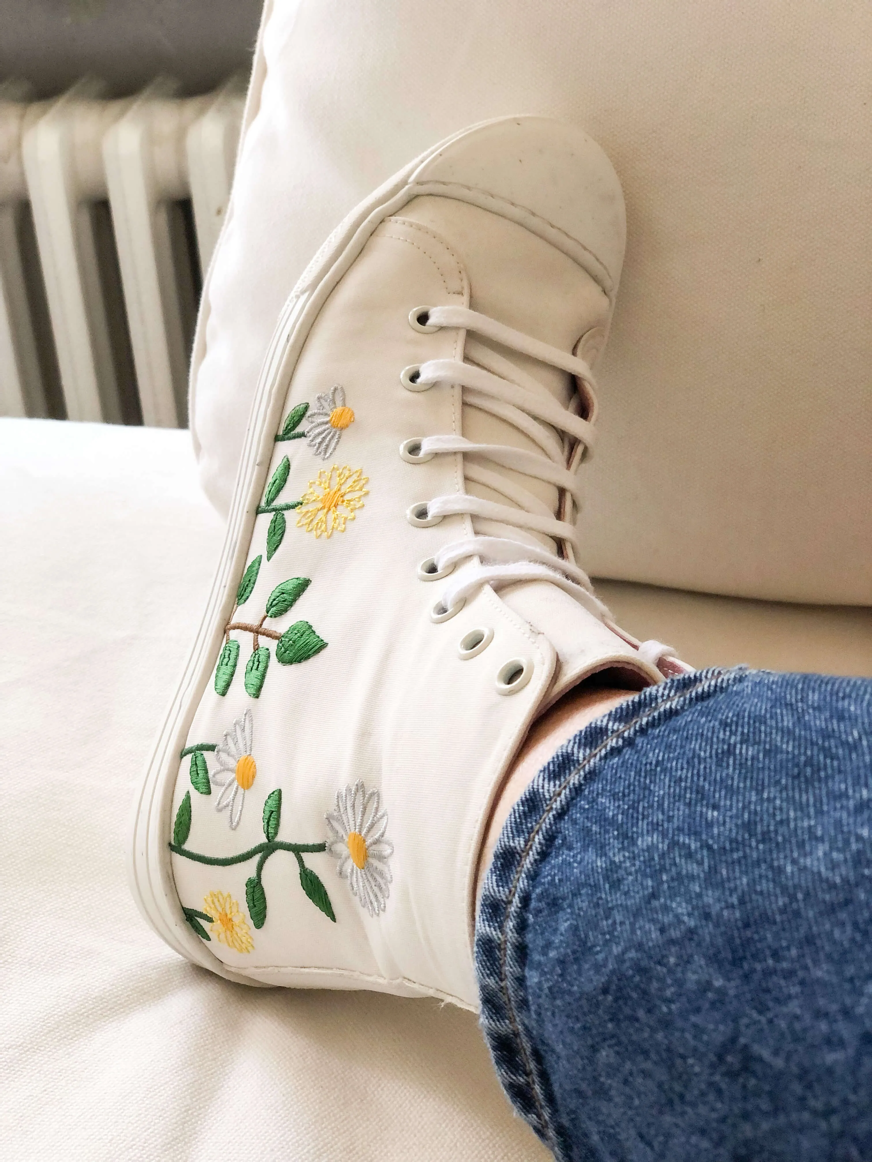 Daisies Garden Vegan Leather Hugh Top Sneakers | White & Green