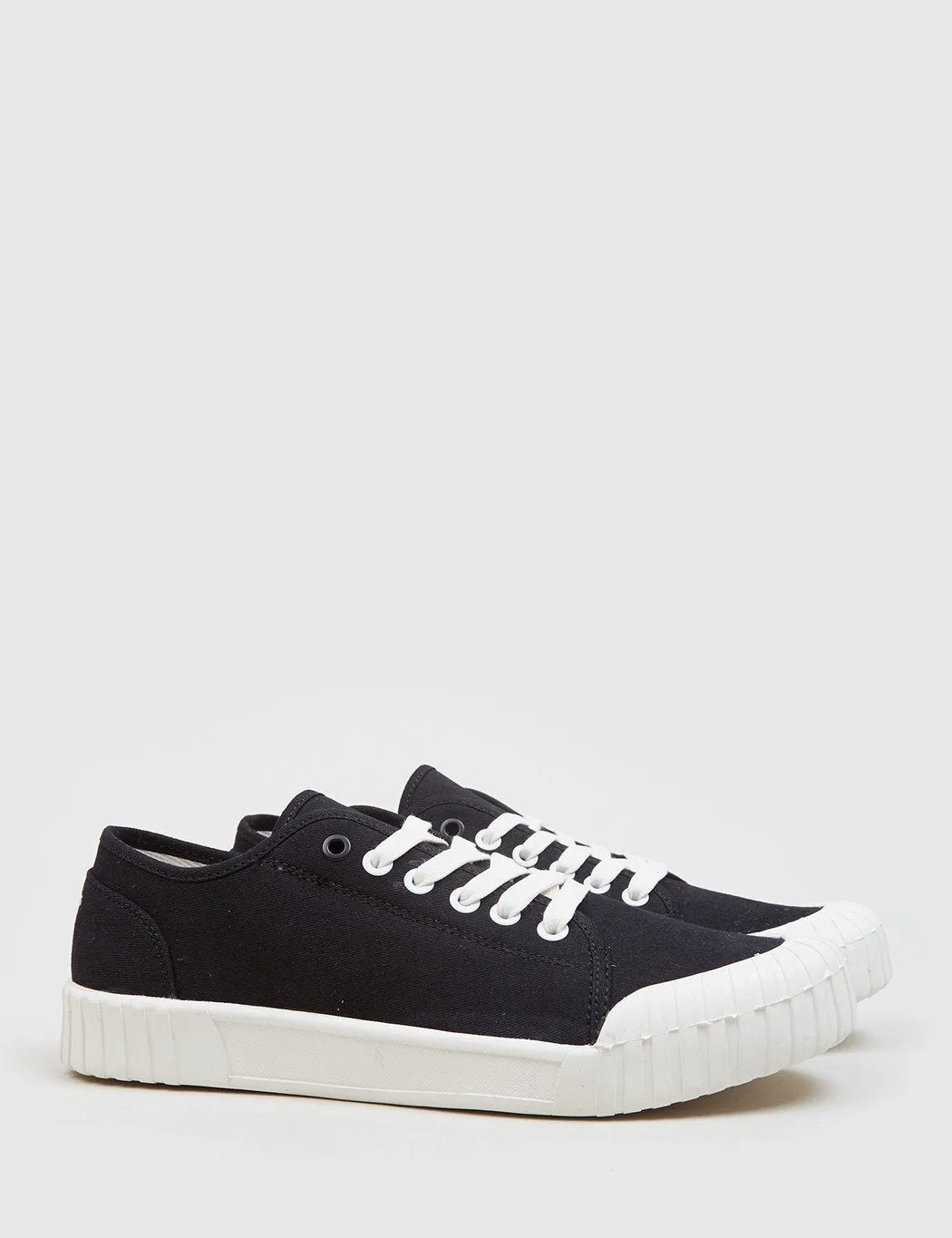 Good News Bagger Low Trainers (Canvas) - Black