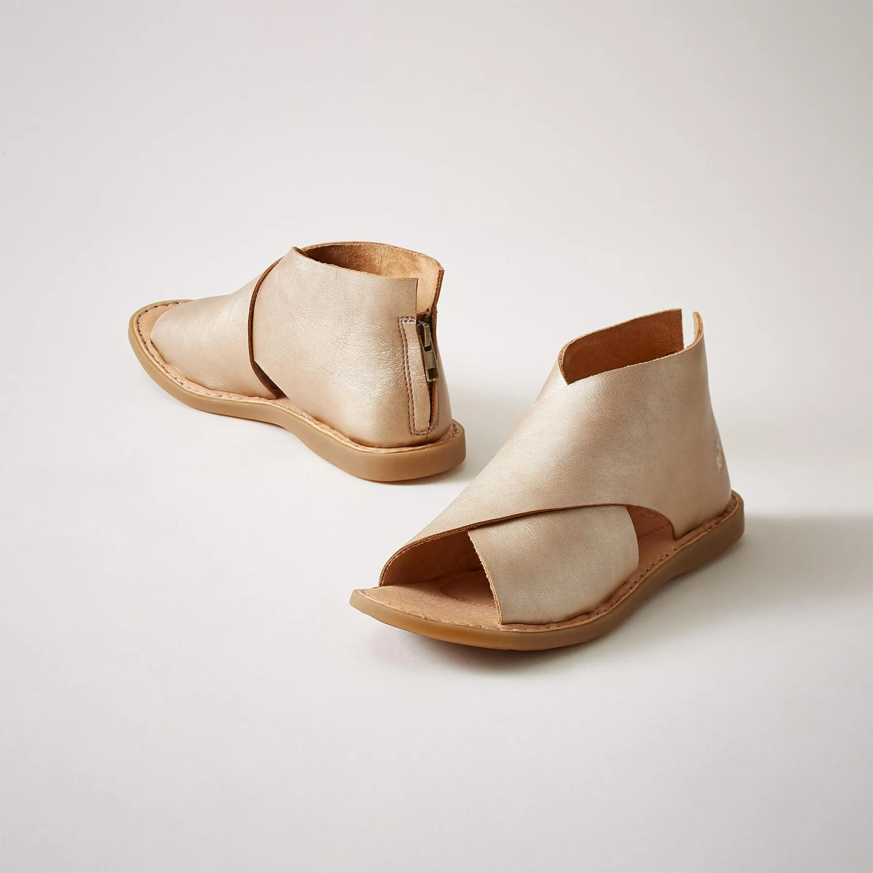 Iwa Sandals