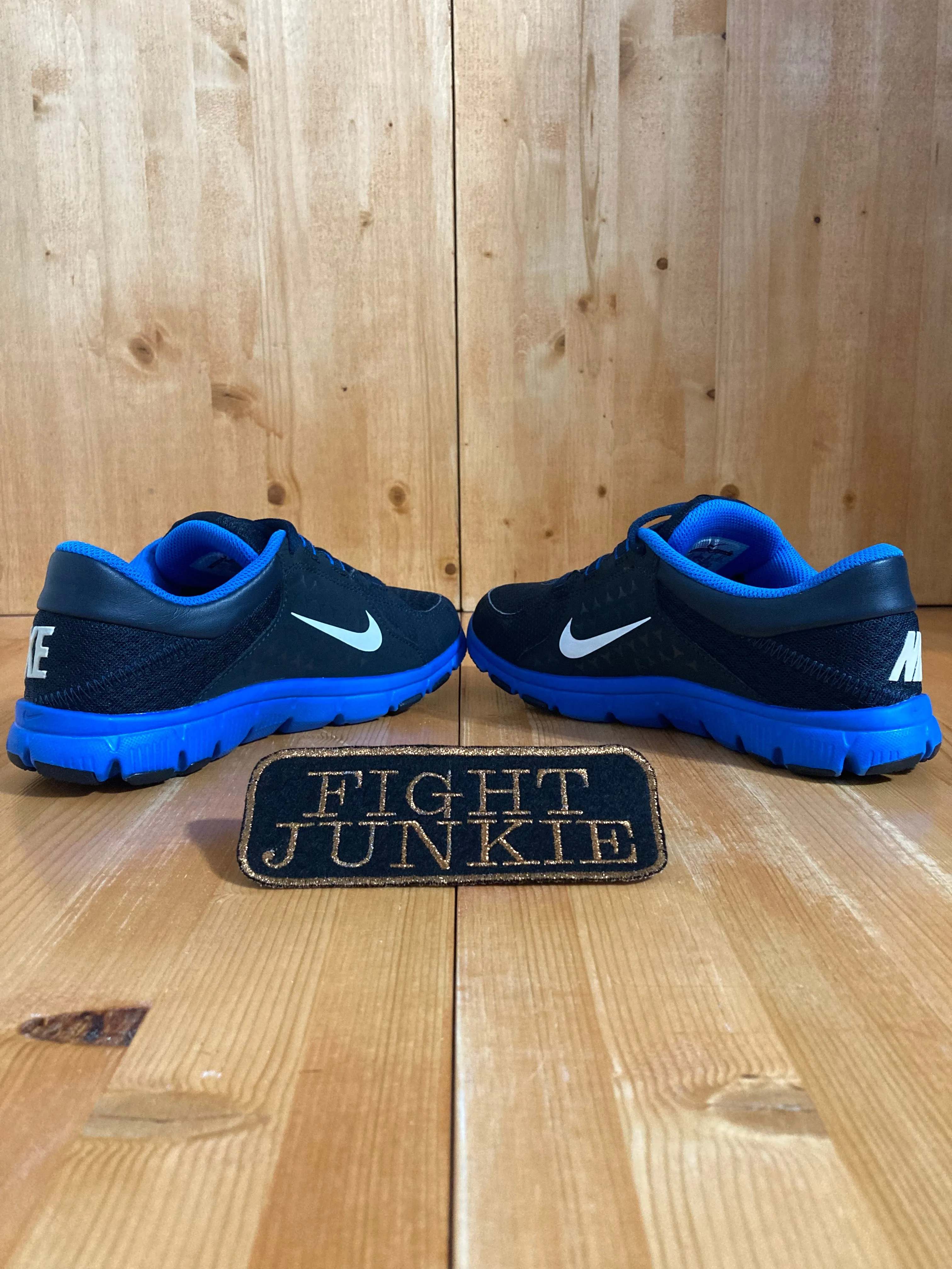 NIKE TRAINING Youth Size 5.5 Shoes Sneakers Black & Blue 524888-400