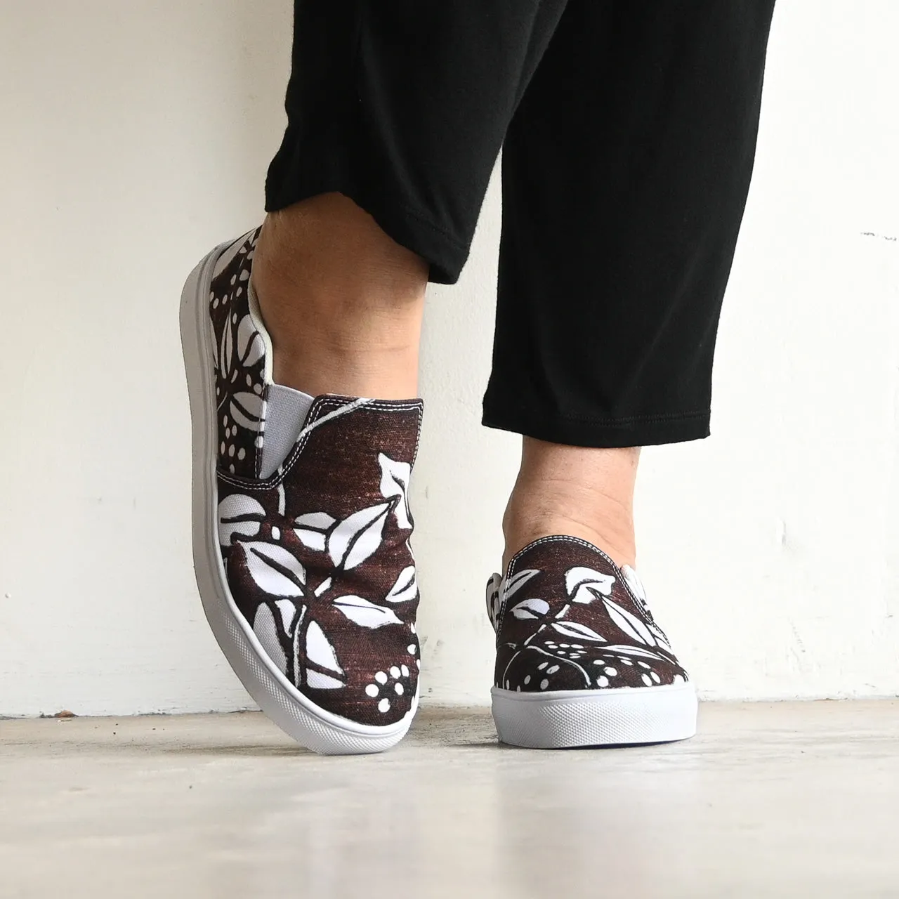 Slip-on Canvas Shoes - Island Leaves