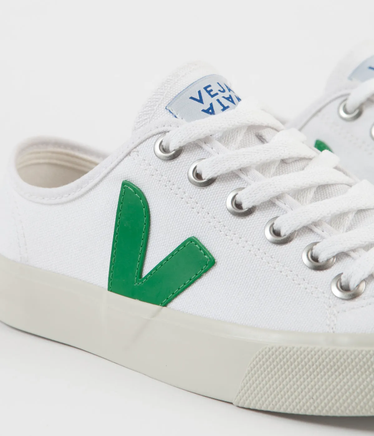 Veja Womens Wata Canvas Shoes - White / Emeraude