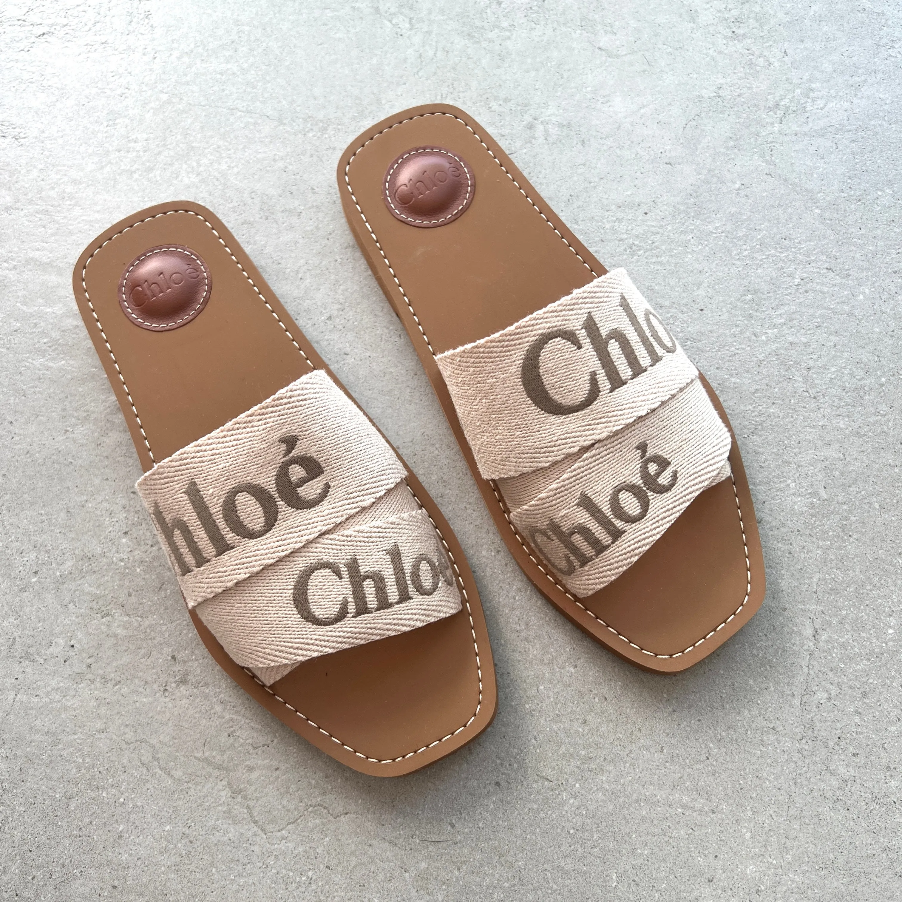 Woody Embroidered Logo Slide, Blushy Beige